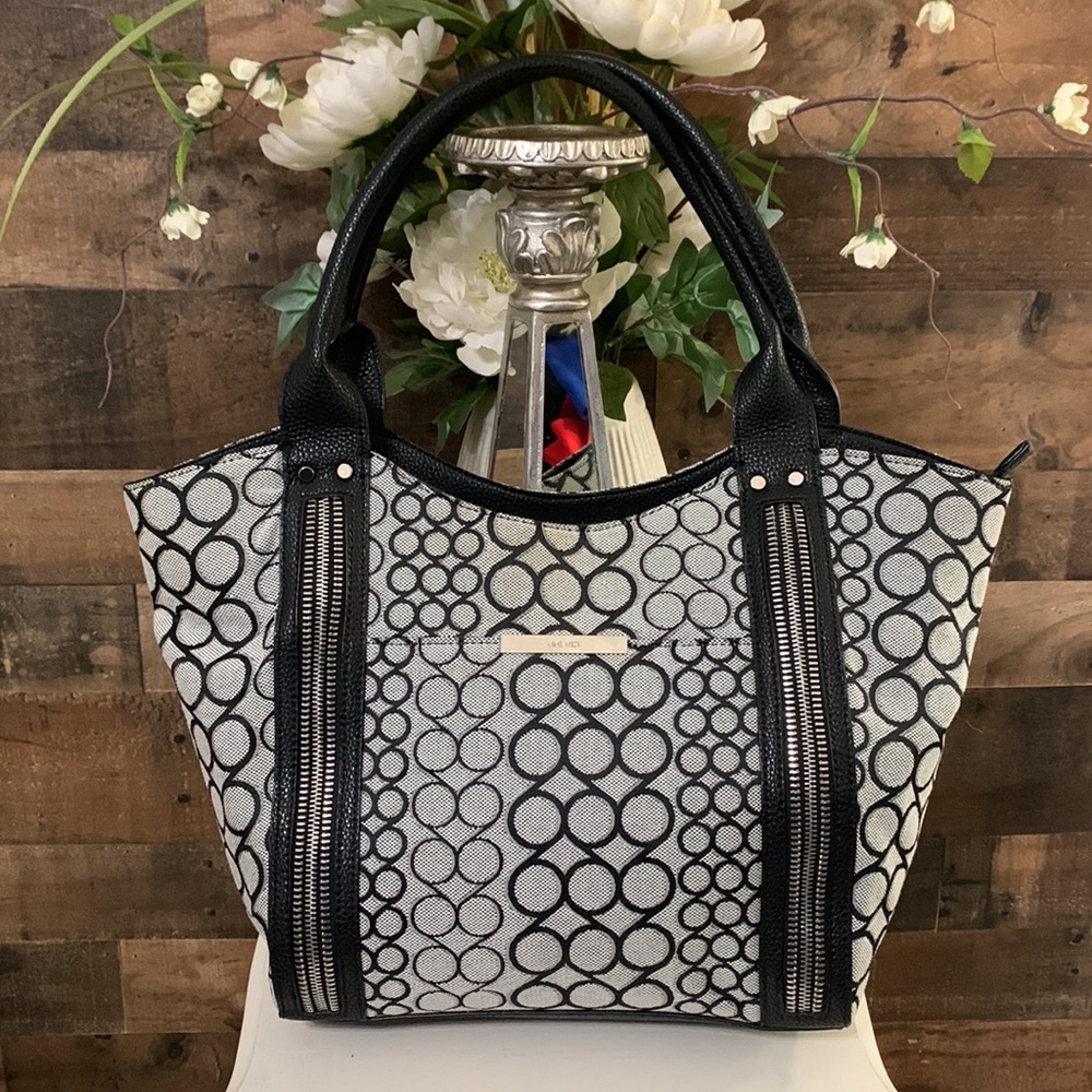 ⭐️2XHP⭐️ 🍃🌸 Nine West Purse